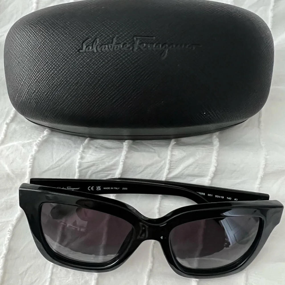 BRAND NEW! Ferragamo Sunglasses made in Italy - Picture 4 of 8